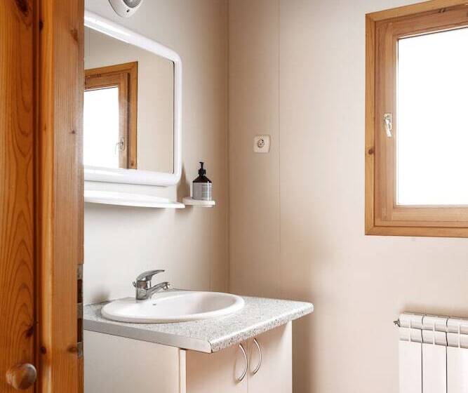 בית מלון כפרי Wecamp Pirineos