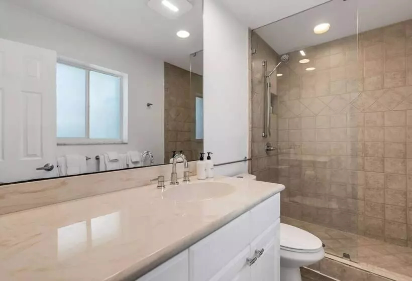 Kasa Mariposa Fort Lauderdale