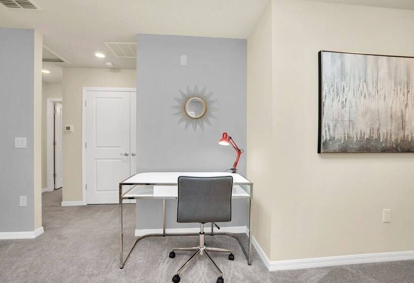 Magical Themed Villa In Windsor Isalnd