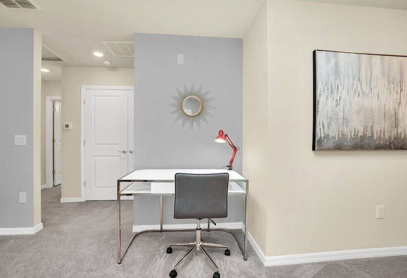 Magical Themed Villa In Windsor Isalnd