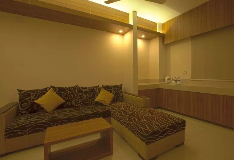 Neeshorgo Hotel And Resort Ltd