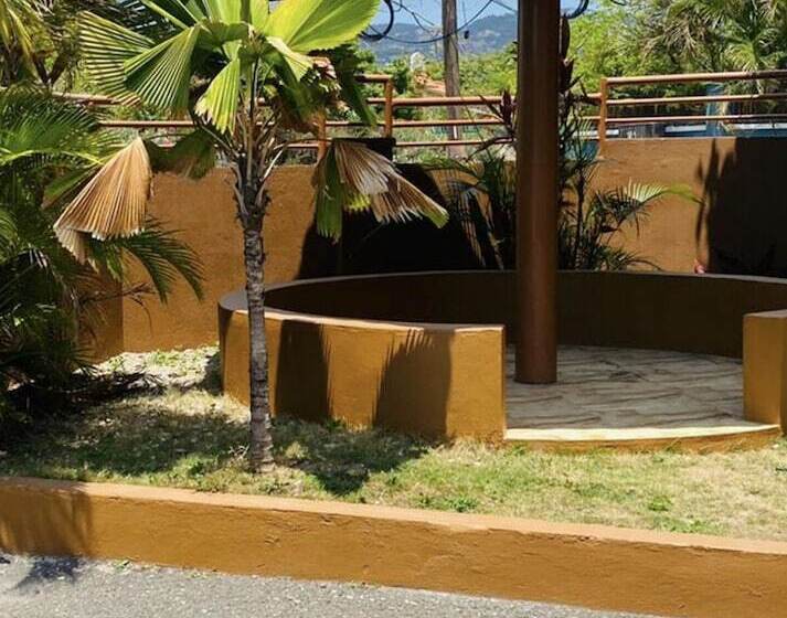 پانسیون Blissett Apts Your  Home Away From Home