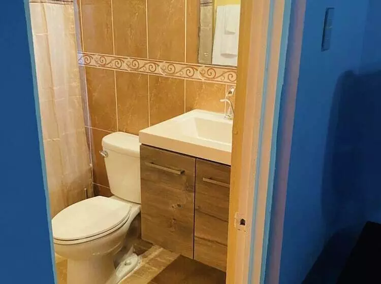 پانسیون Blissett Apts Your  Home Away From Home