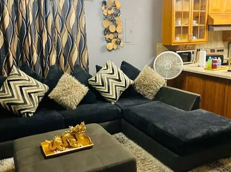 پانسیون Blissett Apts Your  Home Away From Home