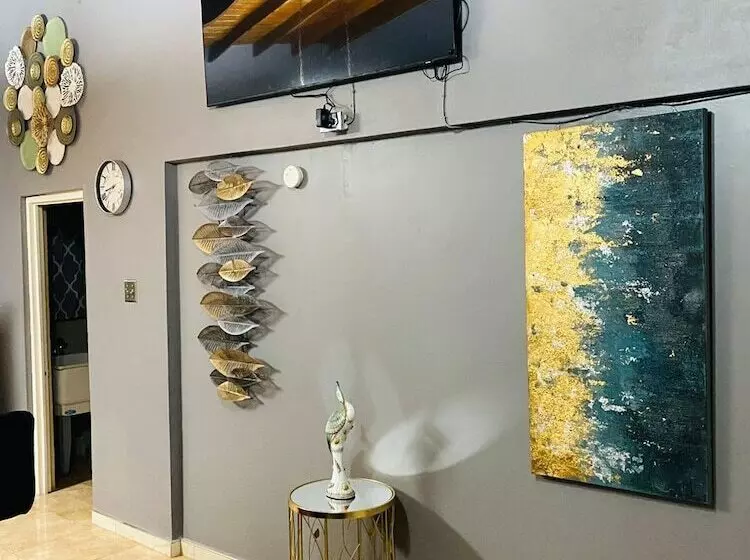 پانسیون Blissett Apts Your  Home Away From Home