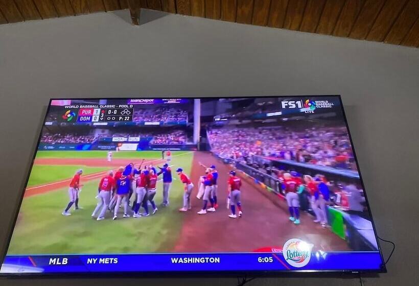 پانسیون Blissett Apts Your  Home Away From Home