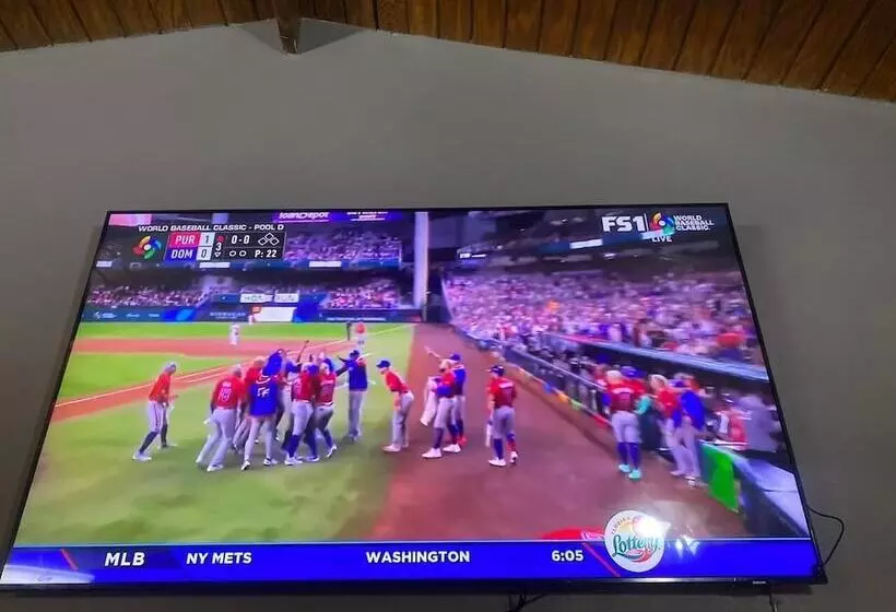 پانسیون Blissett Apts Your  Home Away From Home