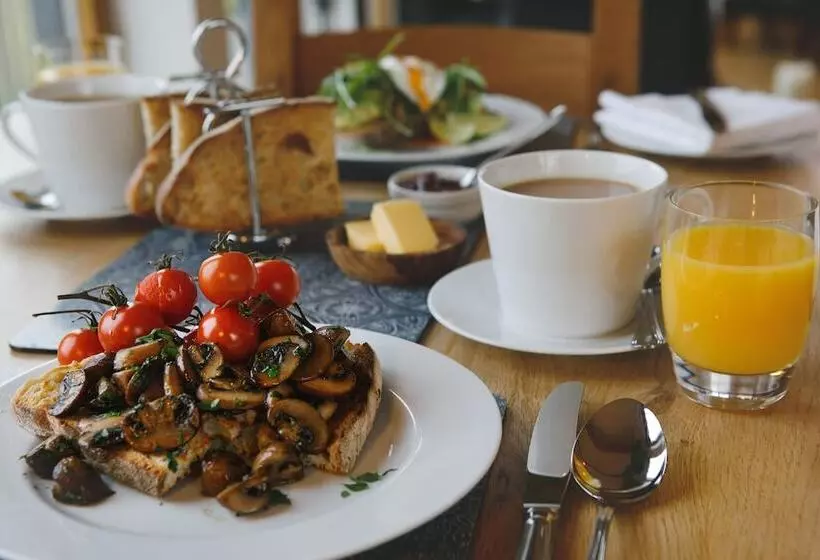 Majatalo Broad Bay House