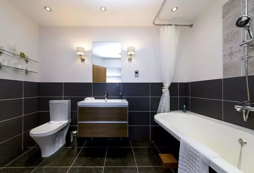 Majatalo Broad Bay House