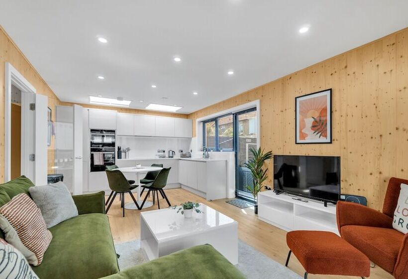 펜션 Green Mews Houses With Free Parking By My Getaways