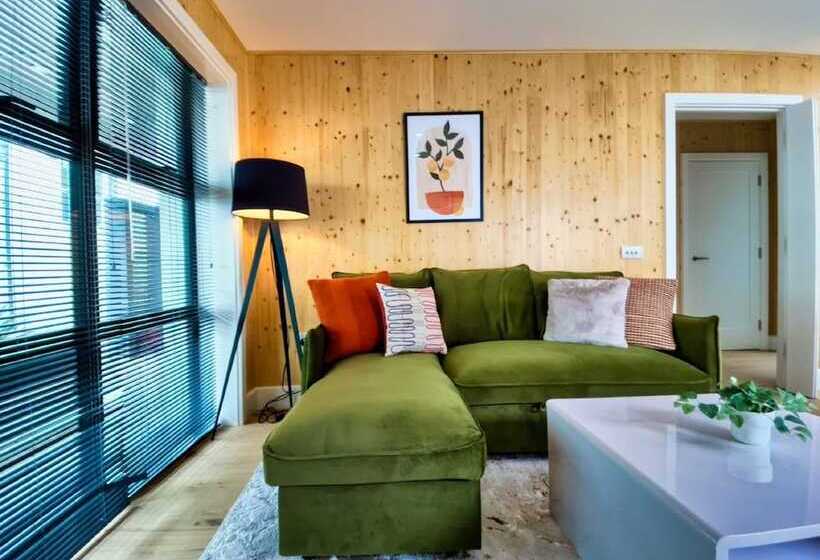 펜션 Green Mews Houses With Free Parking By My Getaways