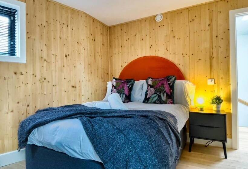 펜션 Green Mews Houses With Free Parking By My Getaways