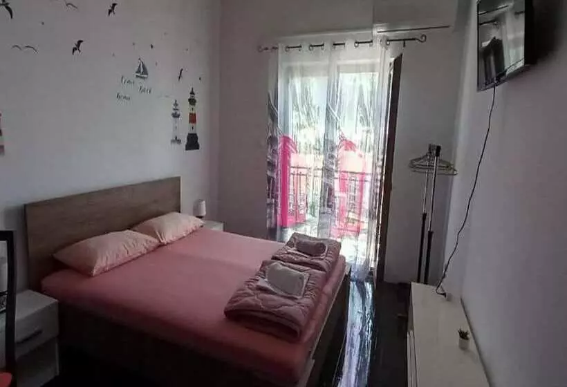 Majatalo Rooms Providenca