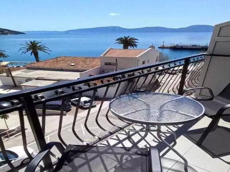 Majatalo Rooms Providenca