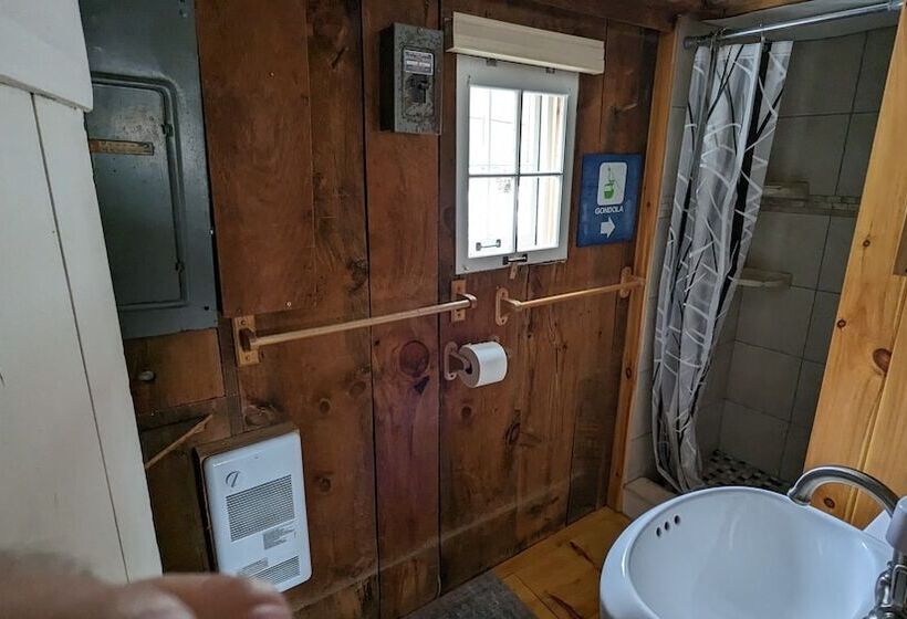 Pond View Cabin Rustic Two Bedroom Loft, A Short Drive To Chittenden Reservoir, Killington & Rutland