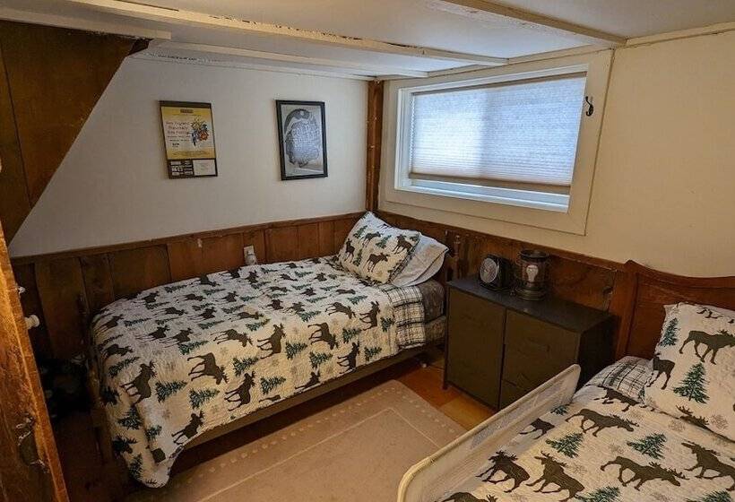 Pond View Cabin Rustic Two Bedroom Loft, A Short Drive To Chittenden Reservoir, Killington & Rutland