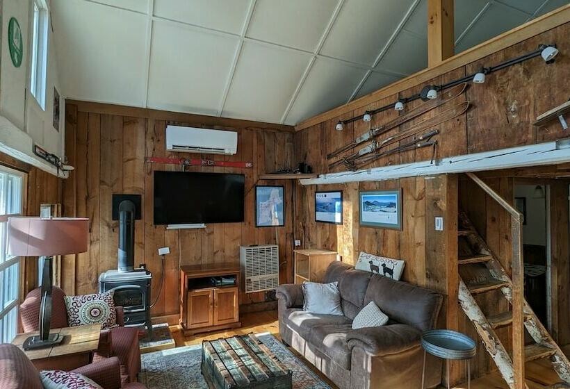 Pond View Cabin Rustic Two Bedroom Loft, A Short Drive To Chittenden Reservoir, Killington & Rutland