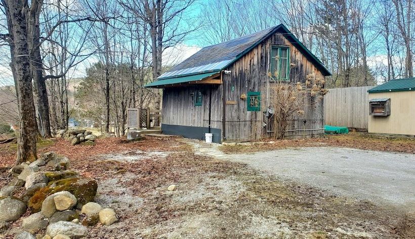 Pond View Cabin Rustic Two Bedroom Loft, A Short Drive To Chittenden Reservoir, Killington & Rutland