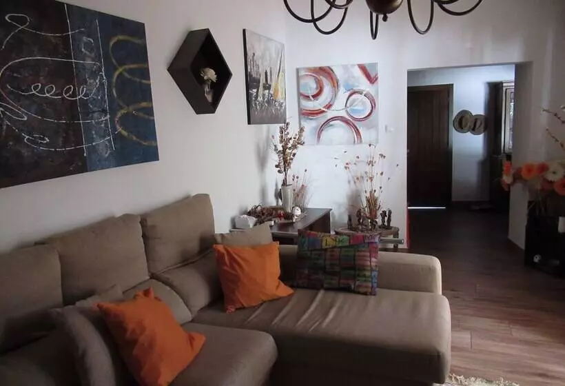 レジデンス Lovely 2 Bed House In Valhascos