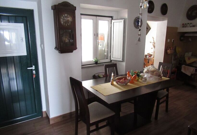 إقامة Lovely 2 Bed House In Valhascos