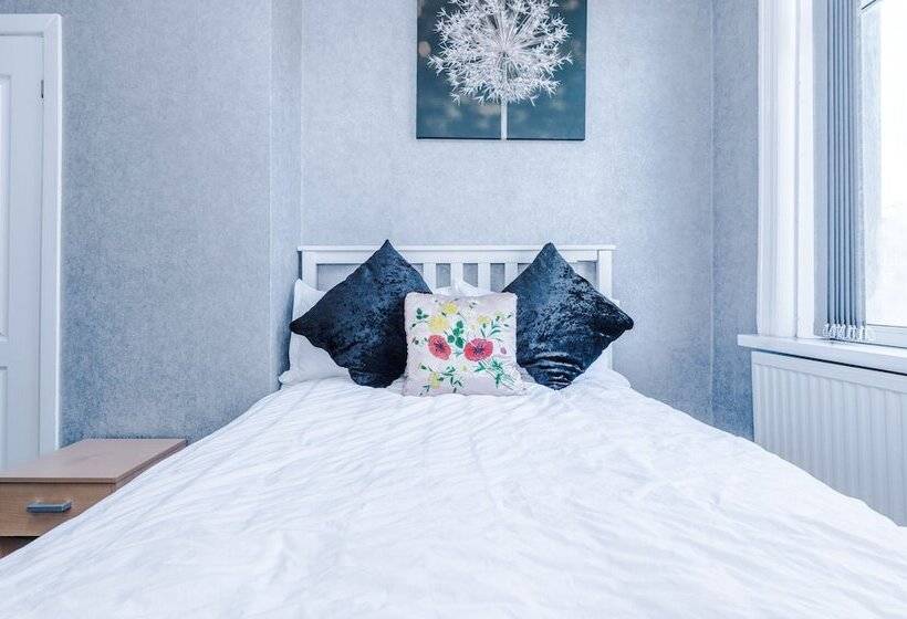 اقامتگاه Stunning Three Bed House In Bradford