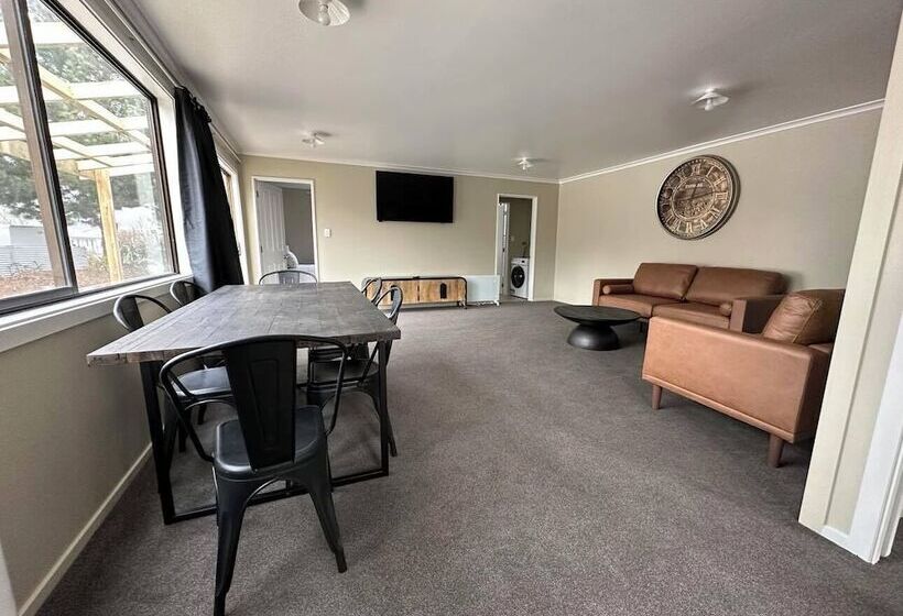 리조트 Lake Ruataniwha Holiday Park