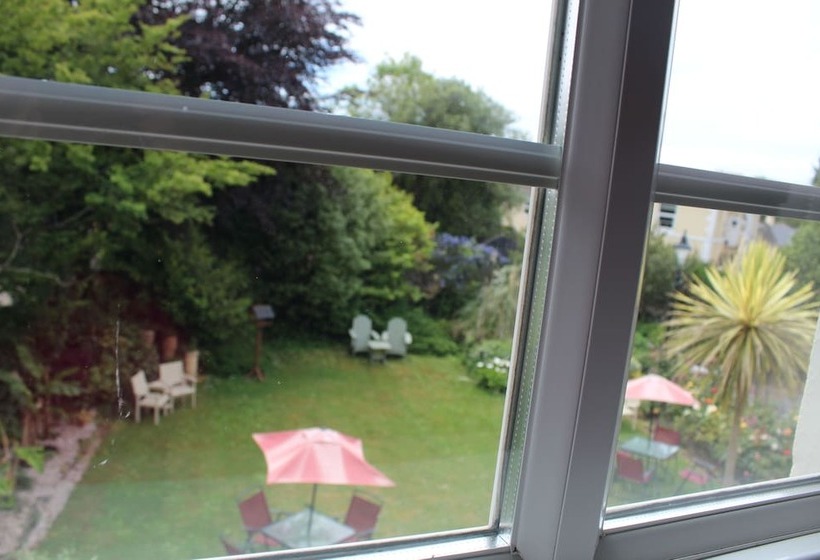 Rose Court Holiday Apartments