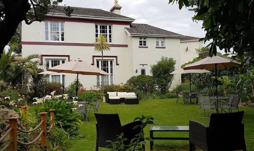 Rose Court Holiday Apartments