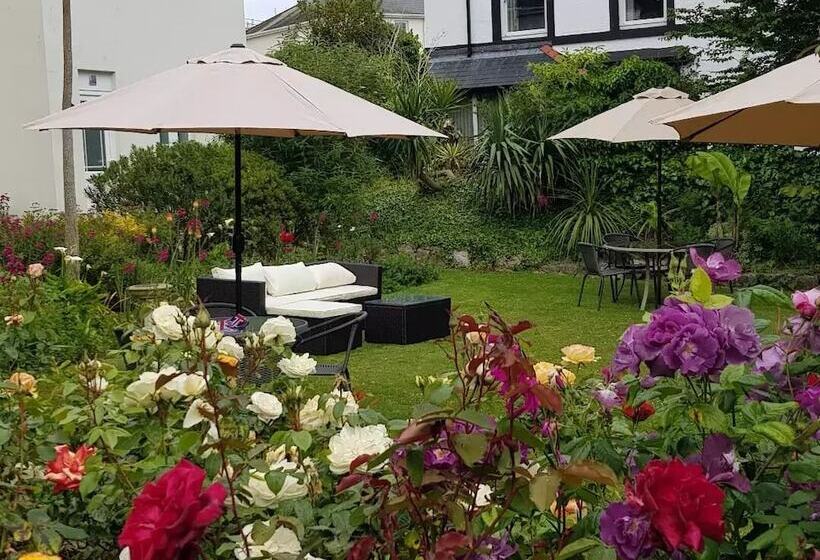 Rose Court Holiday Apartments