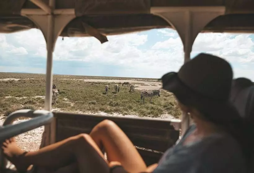 هتل Etosha Safari Camp, Etosha National Park, Namibia