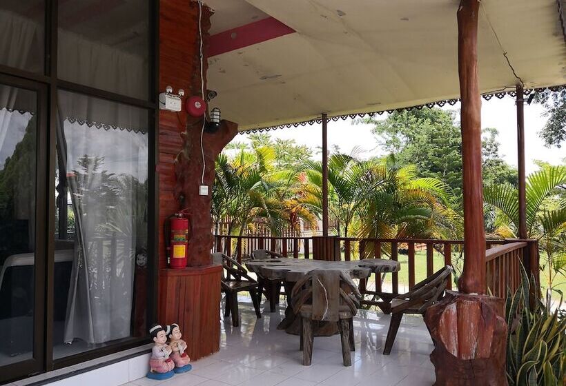 Отель Honeymoon Resort