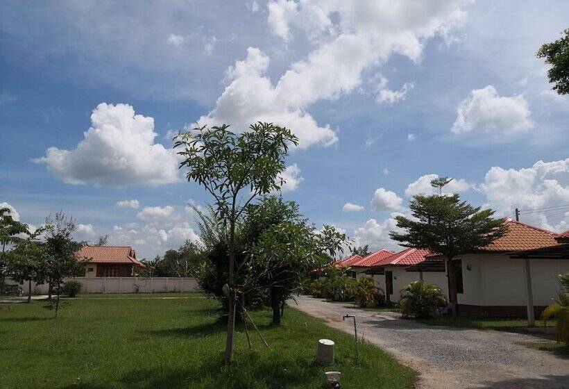 Отель Honeymoon Resort