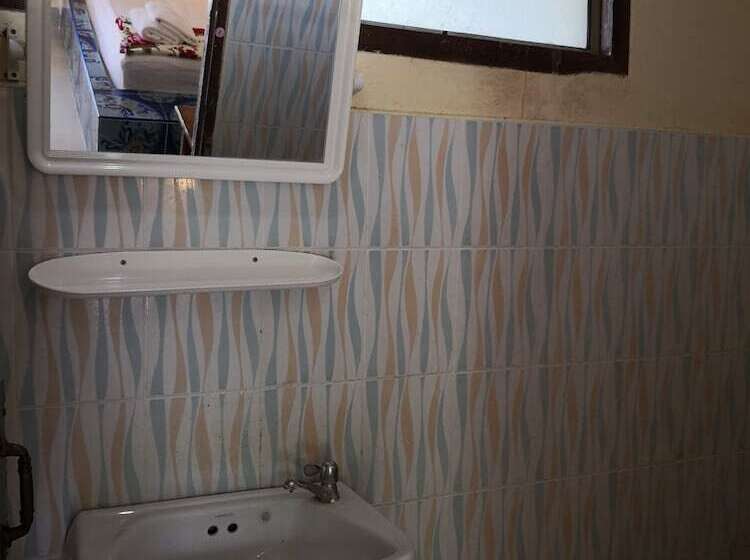 Отель Honeymoon Resort