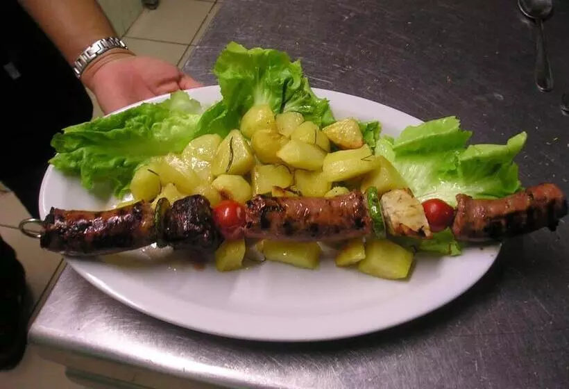 هتل Agriturismo La Marletta