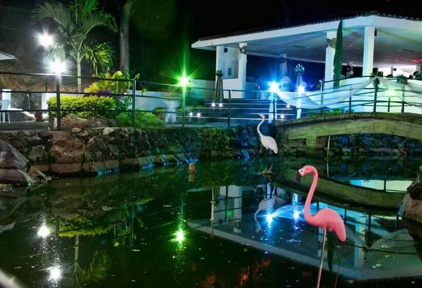 هتل Campestre Santa Catalina