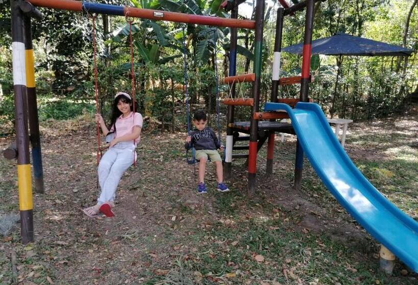 هتل Campestre Santa Catalina