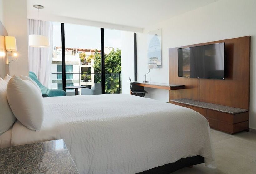 Отель Fiesta Inn Playa Del Carmen