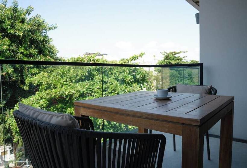 Отель Fiesta Inn Playa Del Carmen