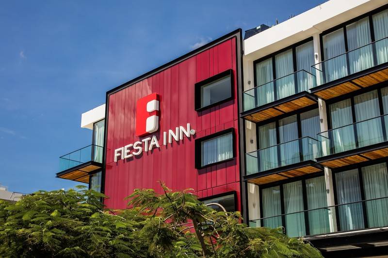 Отель Fiesta Inn Playa Del Carmen