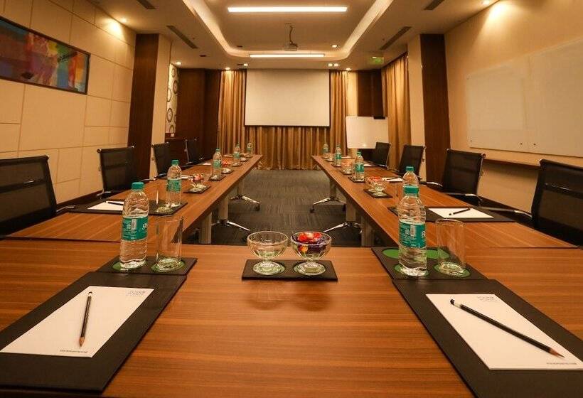 Отель Four Points By Sheraton Chennai Omr
