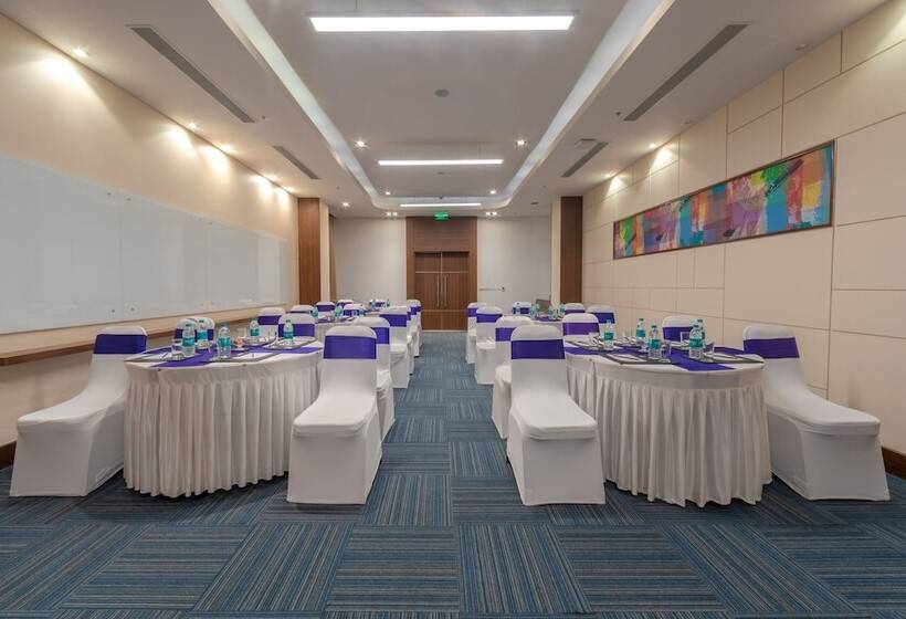Отель Four Points By Sheraton Chennai Omr