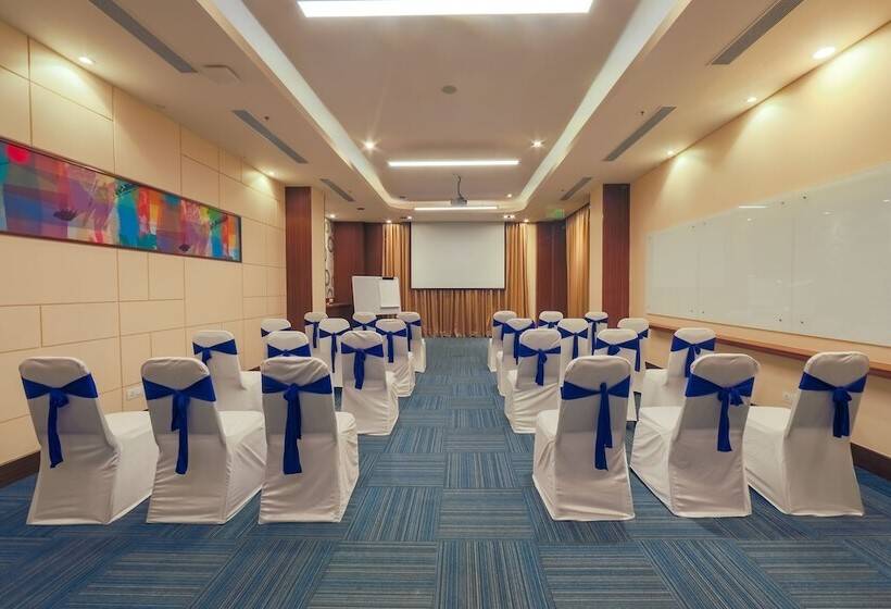 Отель Four Points By Sheraton Chennai Omr