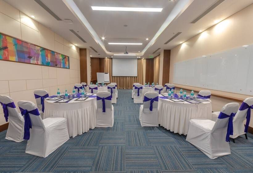 Отель Four Points By Sheraton Chennai Omr