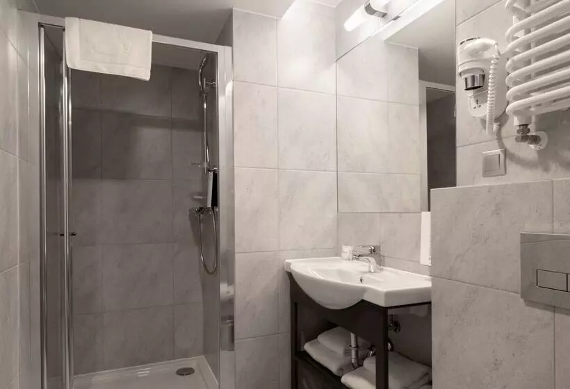 Hotelli Golden Tulip Krakow Kazimierz