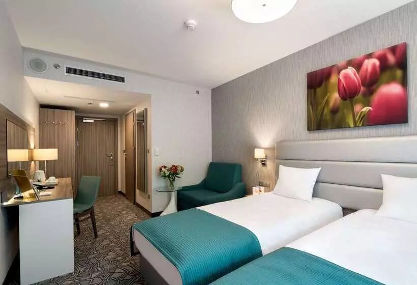 Hotelli Golden Tulip Krakow Kazimierz
