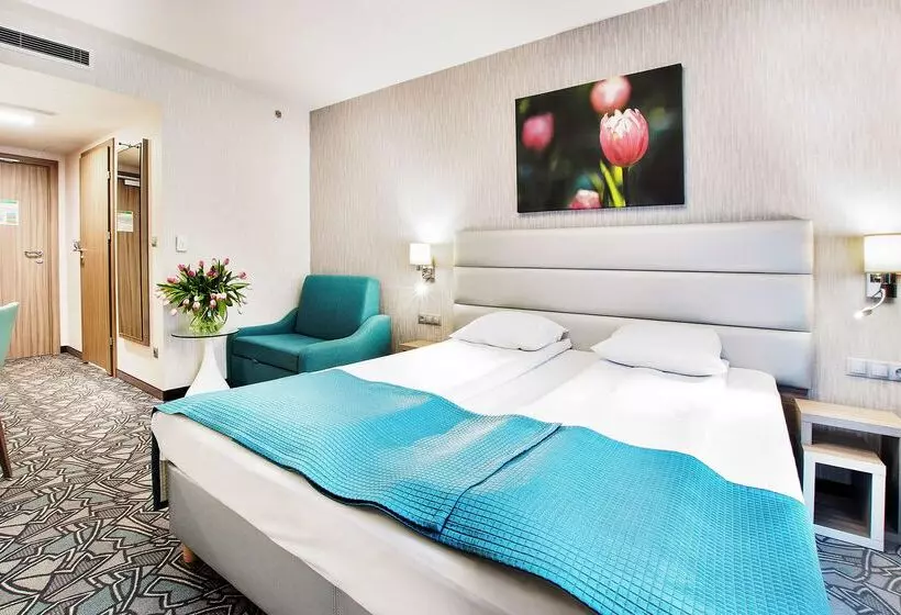 Hotelli Golden Tulip Krakow Kazimierz
