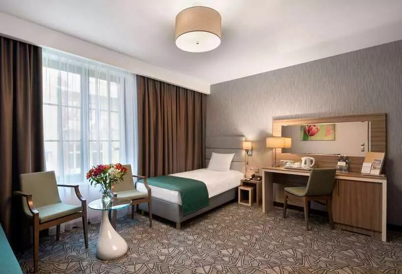 Hotelli Golden Tulip Krakow Kazimierz
