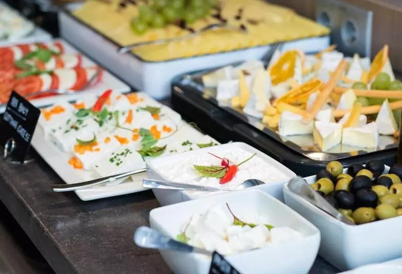 Hotelli Golden Tulip Krakow Kazimierz