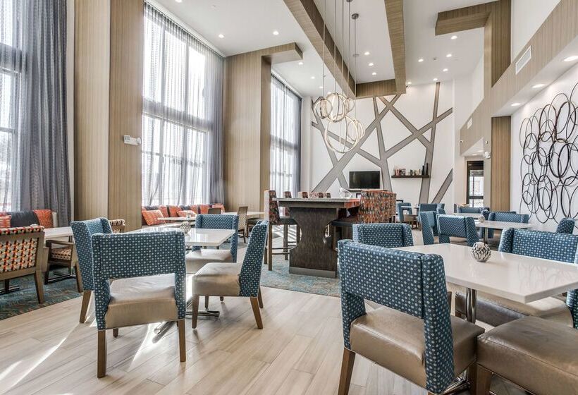 هتل Hampton Inn & Suites North Dallas Central Expy