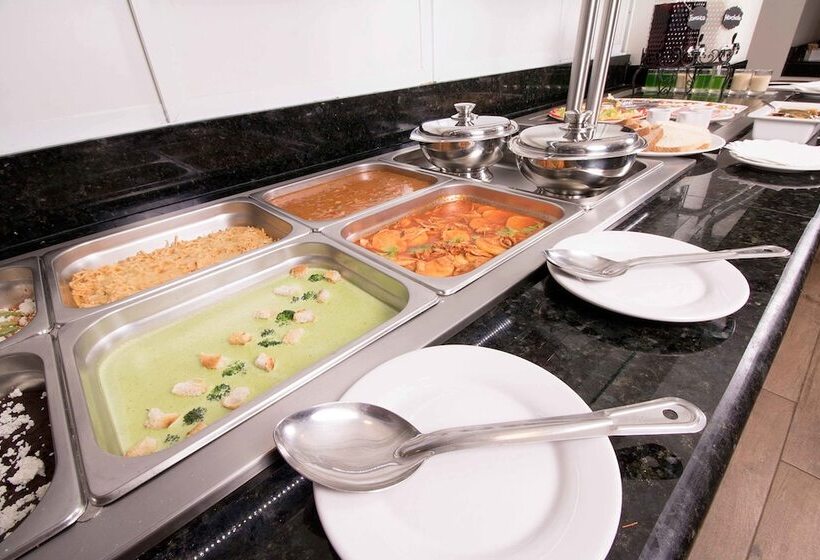 فندق Ramada By Wyndham Tampico Centro